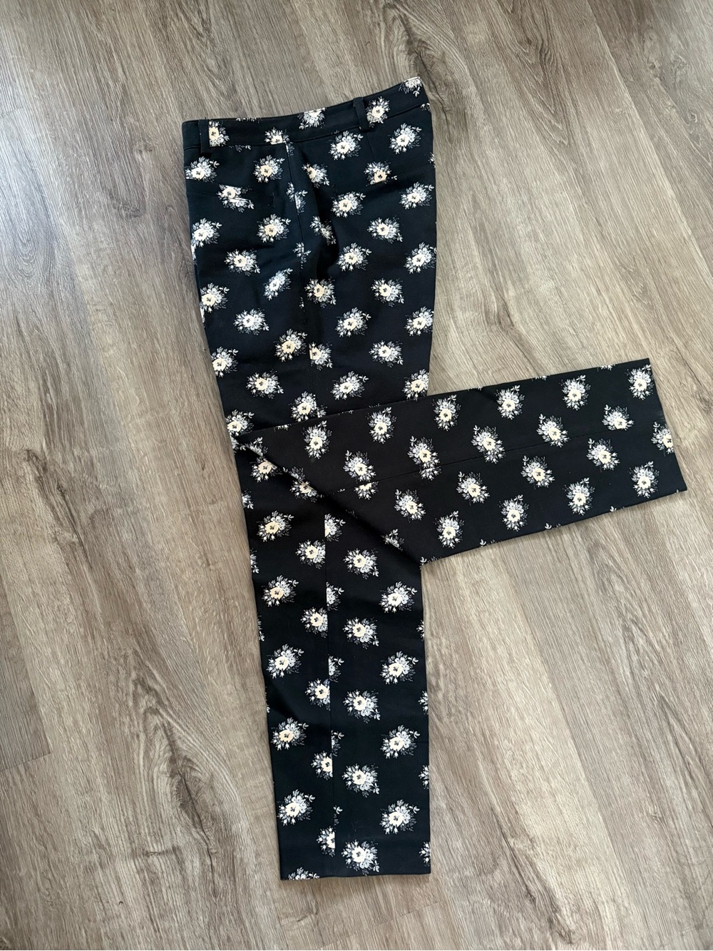 Club Monaco cropped trousers